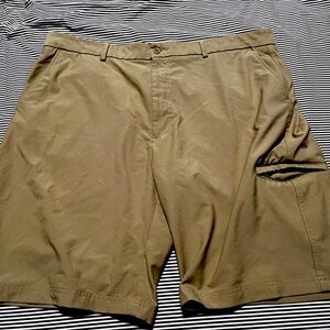 Size 42 Men’s Golf Shorts